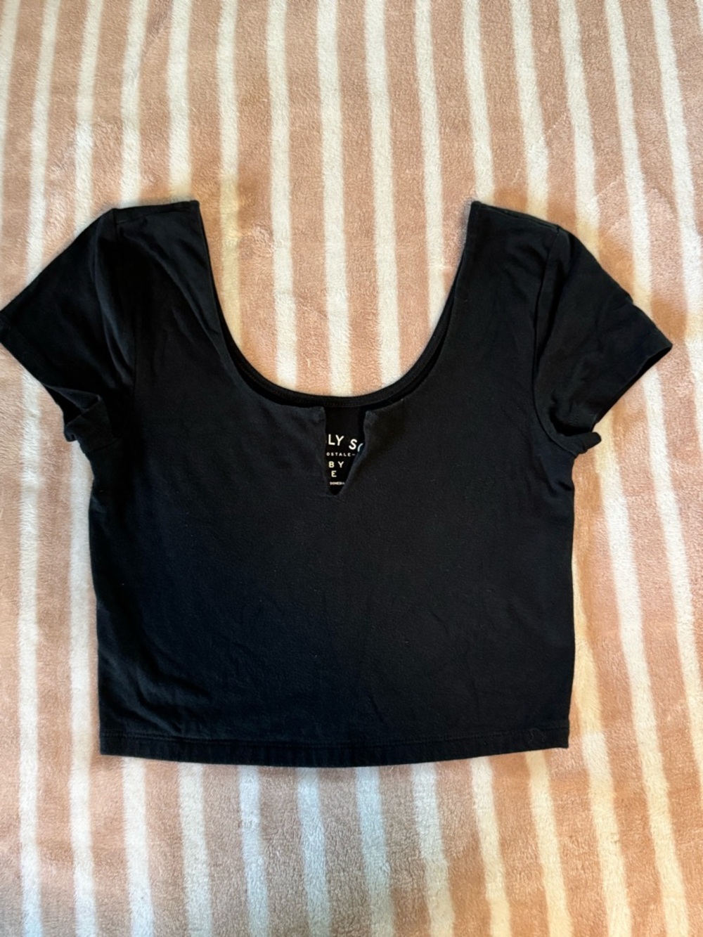 Aeropostale Black Scoop V-Notch Crop Top
